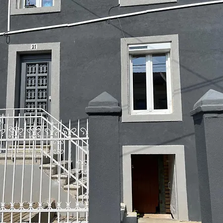 Proche Amneville, 2 Chambres, 4 Couchages, Cuisine, Salon, Terrasse Et Parking Rombas