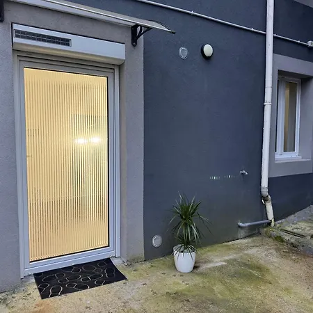 Proche Amneville, 2 Chambres, 4 Couchages, Cuisine, Salon, Terrasse Et Parking