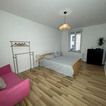 Proche Amnéville, 2 Chambres, 5 Couchages, Cuisine, Salon, Terrasse Et Parking Rombas