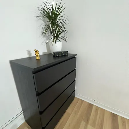 Daire Proche Amneville, 2 Chambres, 5 Couchages, Cuisine, Salon, Terrasse Et Parking *