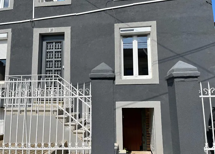 Proche Amneville, 2 Chambres, 5 Couchages, Cuisine, Salon, Terrasse Et Parking Rombas