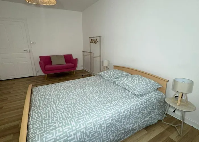 Daire Proche Amneville, 2 Chambres, 5 Couchages, Cuisine, Salon, Terrasse Et Parking Rombas