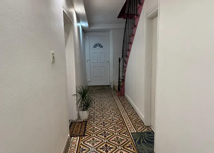 Proche Amneville, 2 Chambres, 5 Couchages, Cuisine, Salon, Terrasse Et Parking Daire Rombas