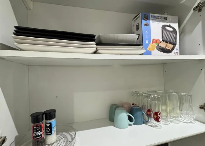 Proche Amneville, 2 Chambres, 5 Couchages, Cuisine, Salon, Terrasse Et Parking Daire *