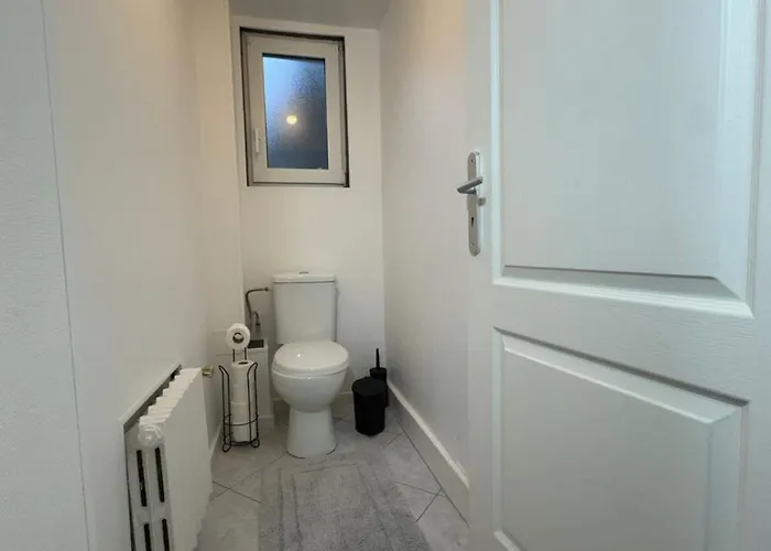 Proche Amneville, 2 Chambres, 5 Couchages, Cuisine, Salon, Terrasse Et Parking *